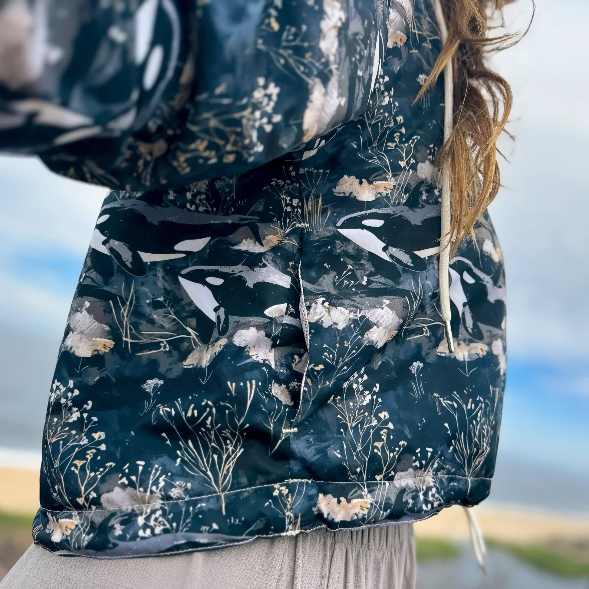 Midnight Orca Women’s cropped Windbreaker - 