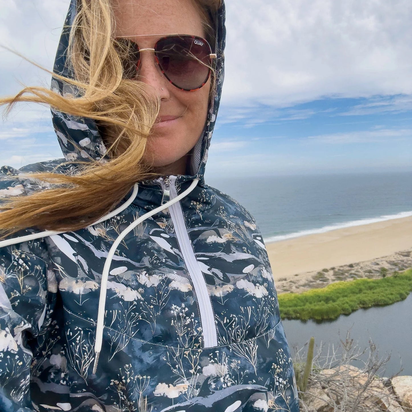 Midnight Orca Women’s cropped Windbreaker - 